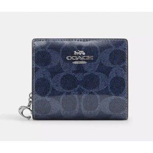 Coach Women's Dark Denim Signature Coated Canvas Snap Wallet NWT ❤️